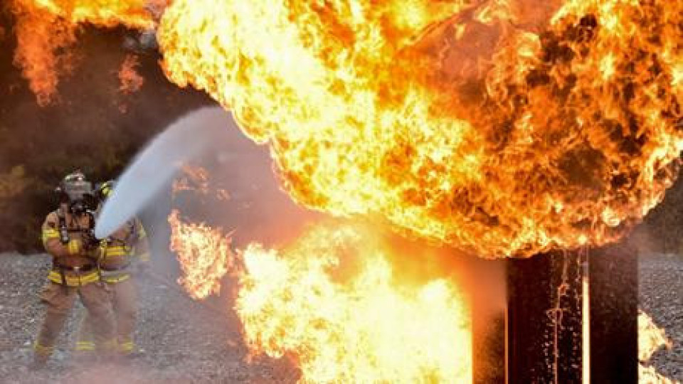 Цистерна с битум се взриви край Девин | StandartNews.com