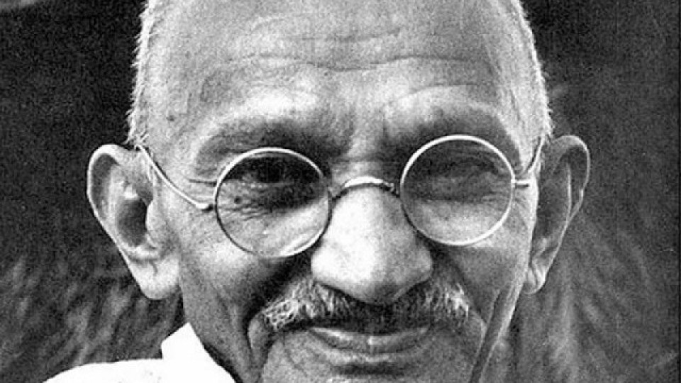 Очилата на Ганди отиват на търг | StandartNews.com