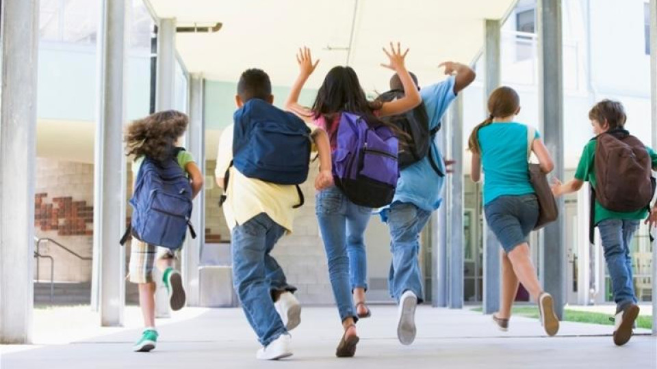 Родители и учители се страхуват от събирането в клас | StandartNews.com