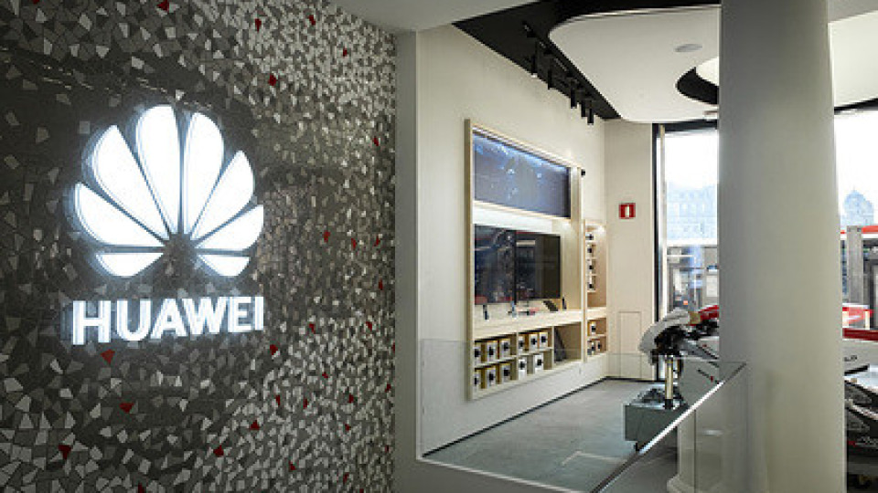 Тежки времена за Huawei | StandartNews.com
