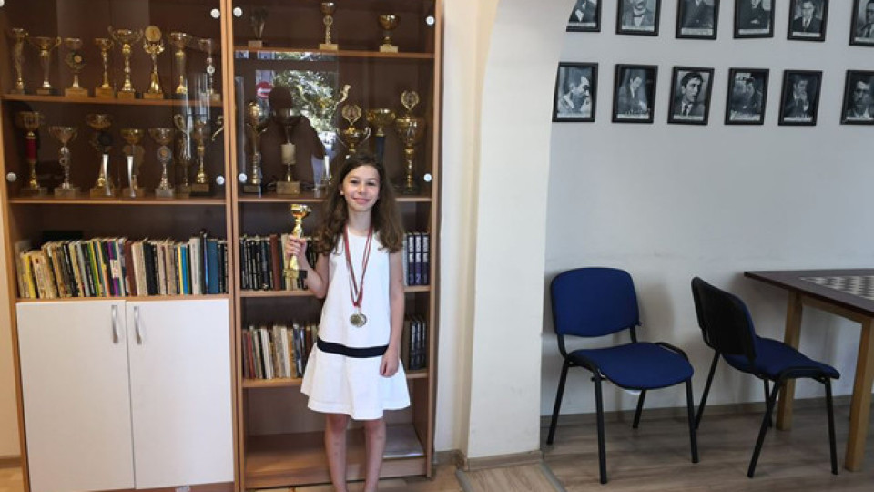 Три медала завоюва старозагорската шахматистка Фабиана Костадинова | StandartNews.com