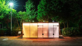 Построиха прозрачни обществени тоалетни в Токио
