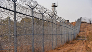 Сърбия вдига ограда по границата с България
