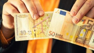 Еврото и паундът тръгнаха нагоре