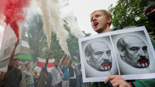 Стотици изчезнали в Беларус, 4 мъртви на протеста