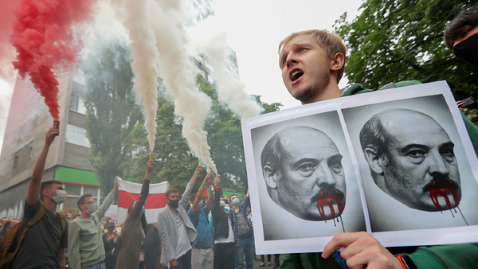 Стотици изчезнали в Беларус, 4 мъртви на протеста | StandartNews.com