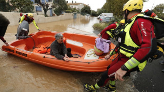 Жертви и изчезнали при наводнения в Турция