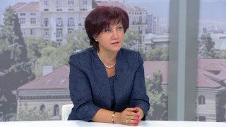 Караянчева зове ВМРО да мислят за приемливи идеи
