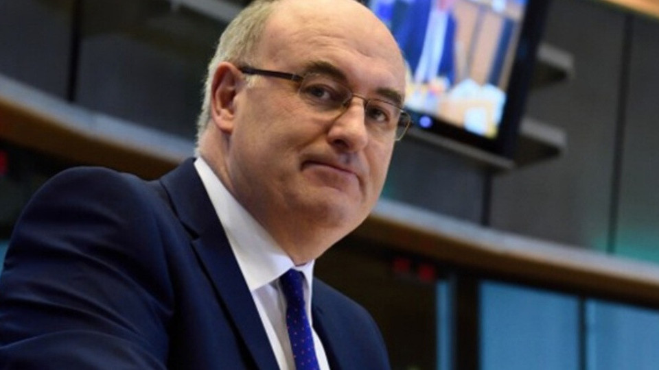 Еврокомисар хвърли оставка | StandartNews.com
