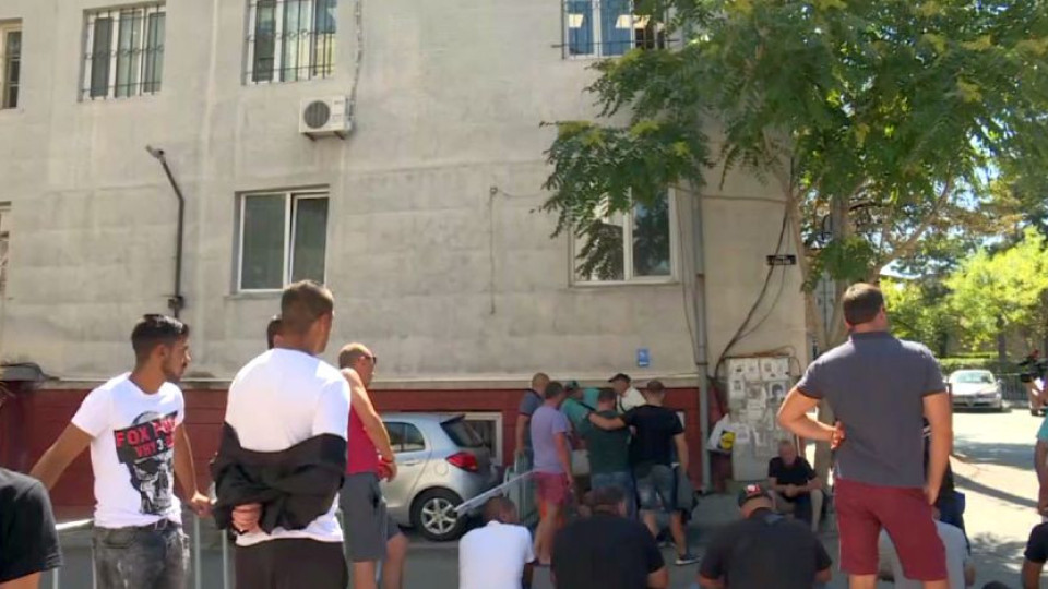 Нахални "гъбари" протестират в Дупница | StandartNews.com