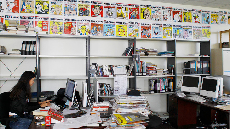 „Шарли Ебдо“ печата пак карикатурите на терора | StandartNews.com