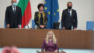 Ахладова стана правосъден министър