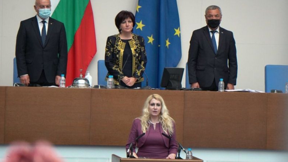 Ахладова стана правосъден министър | StandartNews.com