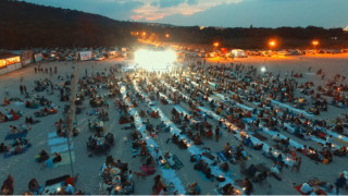 Най-дългата вечеря на плажа във Варна