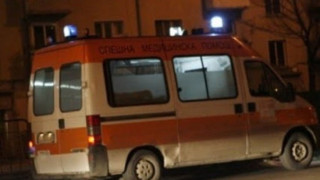 Камион блъсна двама пешеходци край София