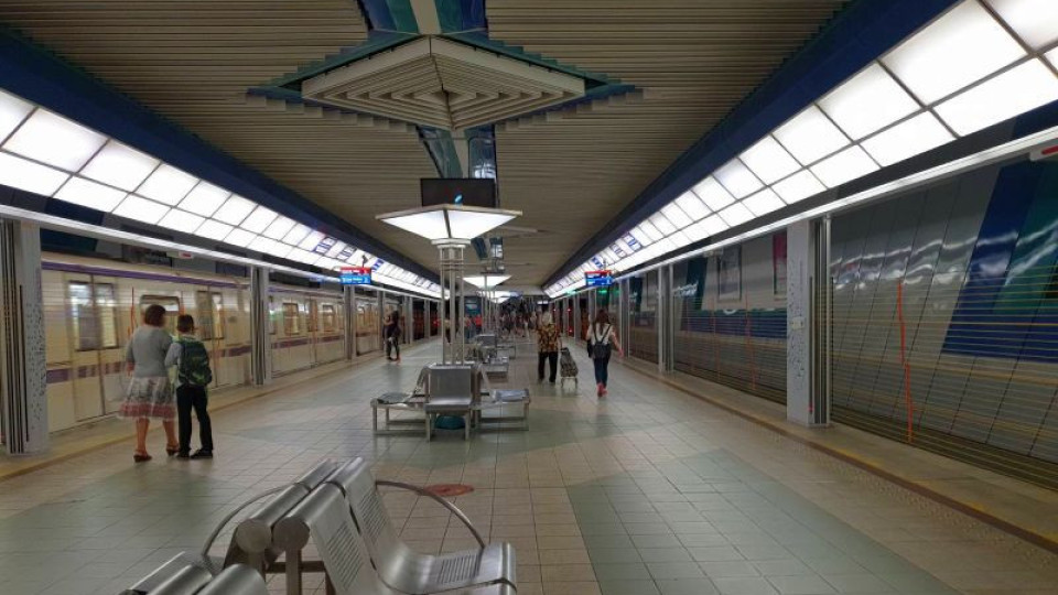 10 стари метростанции с прегради срещу самоубийци | StandartNews.com
