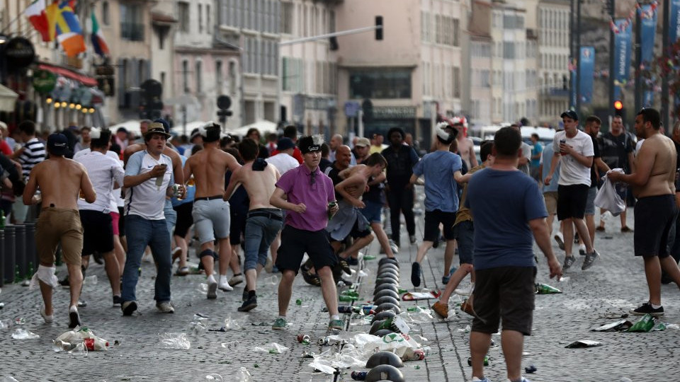 Жесток футболен бой изуми Европа | StandartNews.com
