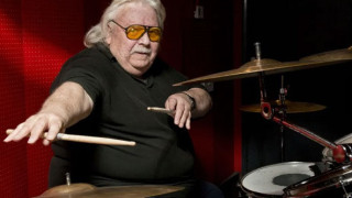 Почина барабанистът на "Юрая Хийп"