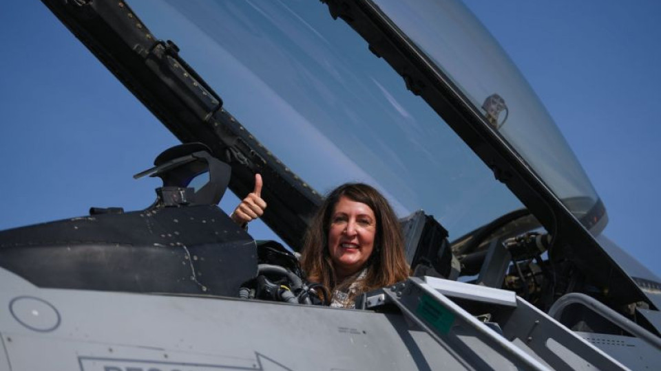 Американски F-16 пазят небето ни | StandartNews.com