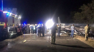 Почина един от двамата оцелели от самолета в Украйна