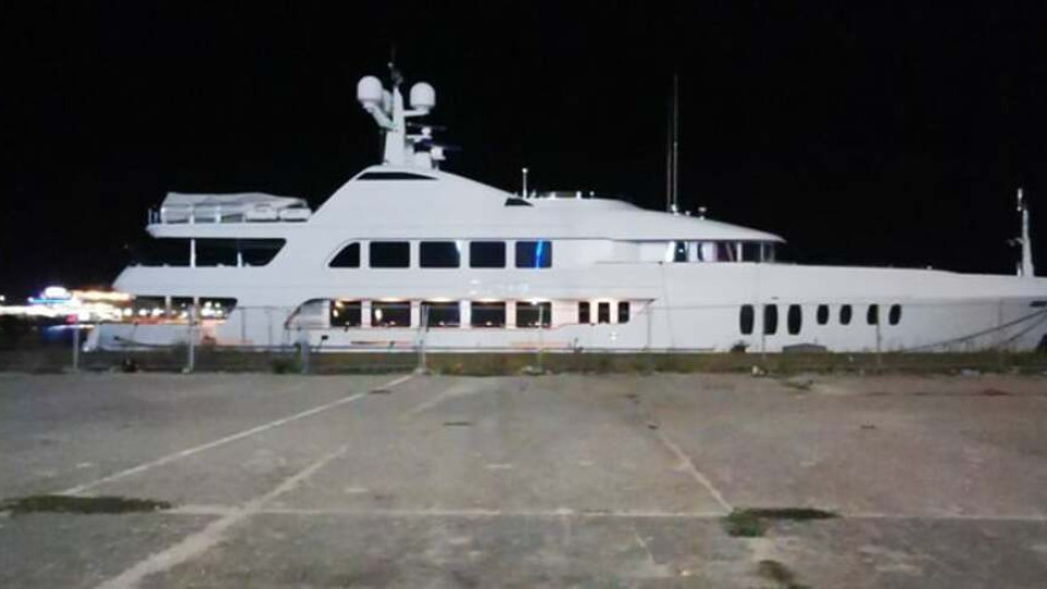 Яхти за милиони акостират във Варна | StandartNews.com