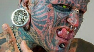Ето го човекът с най-много татуировки