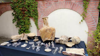Стъклени чаши на 400 години намериха край Бургас
