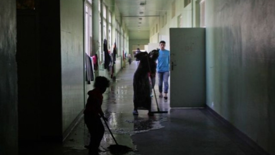 Бежанският център на Военна рампа под карантина | StandartNews.com