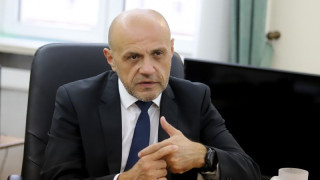Дончев: Няма да спрат пари за политически скандал