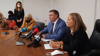 Пияни изненадаха здравния министър в Пловдив