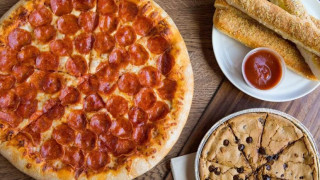 Нов рекорд: 254 сирена в една пица