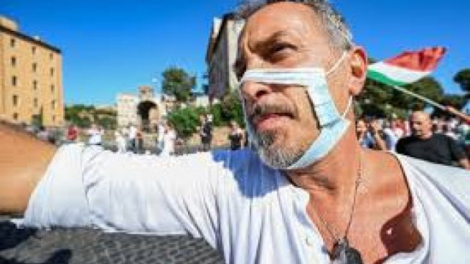 Бой и арести заради маските в Рим | StandartNews.com