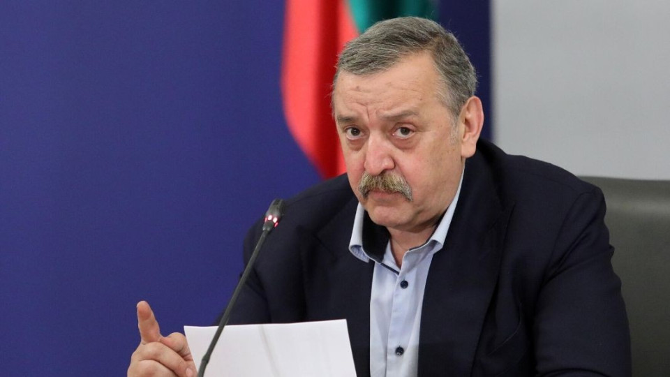 Кантарджиев: Ковидът може да е 5 пъти по-тежък от грип | StandartNews.com