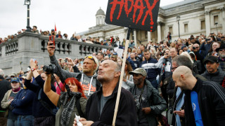 Хиляди излязоха срещу маските в Лондон