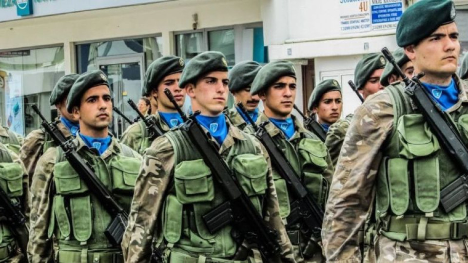 Гърция вдига срока на задължителната военна служба | StandartNews.com