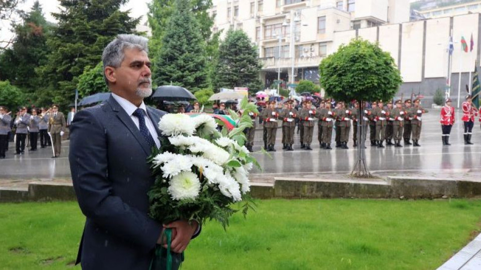 ВМРО: Радев ще се разграничи или ще подкрепи поругаването на МО? | StandartNews.com