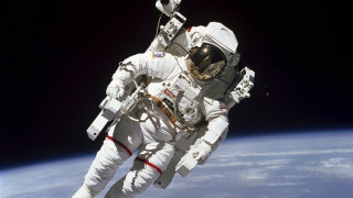 След 6 месеца в космоса:Трима космонавти се върнаха