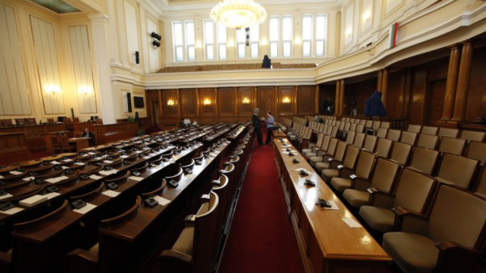 Шестима министри дават обяснения в парламента | StandartNews.com