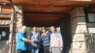 ТЕЦ Бобов Дол с дарение за дома за сираци Св. Николай в Нови Хан
