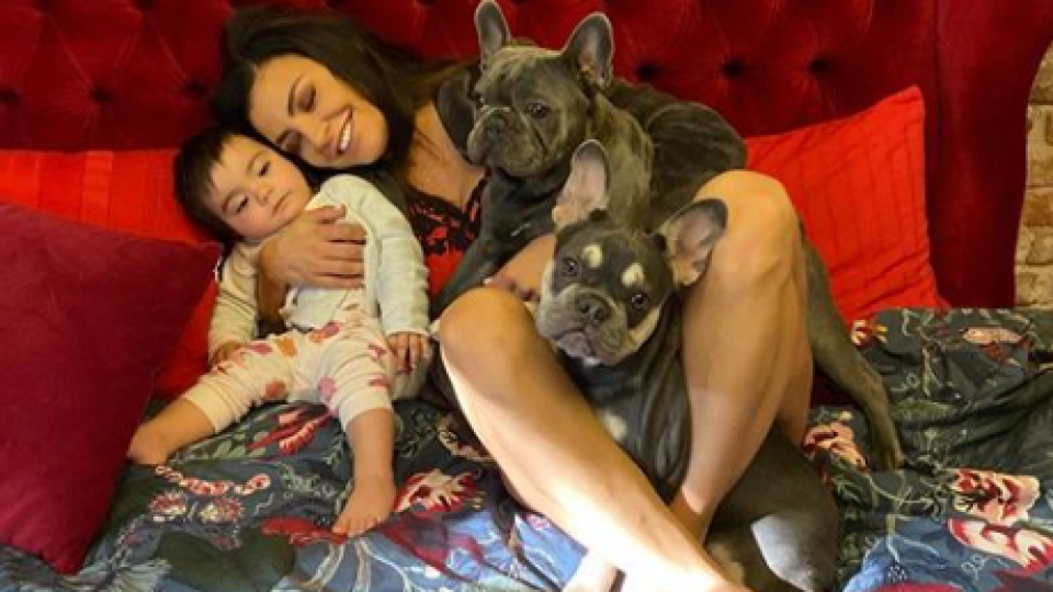 Дъщерята на Митко Цонев развъжда кучета | StandartNews.com
