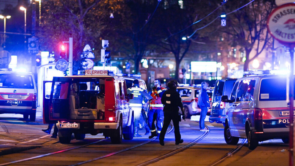 Ужасът във Виена: Трима убити, 15 ранени /ОБНОВЕНА/ | StandartNews.com