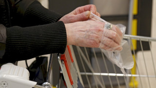 65+ пазаруват само рано сутрин до 30 ноември