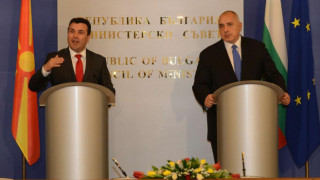 Борисов и Заев се чуха. Обещаха да се разберат
