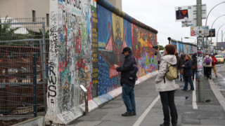 Германия отбелязва 31 г от падането на Стената