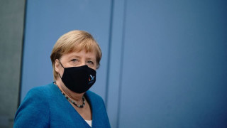 Меркел иска всички ученици с маски