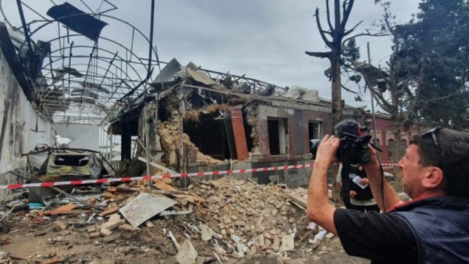 Хората в Карабах палят къщите си | StandartNews.com