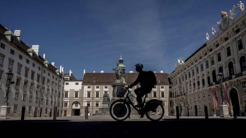 Европа затяга мерките, пълна карантина в Австрия | StandartNews.com