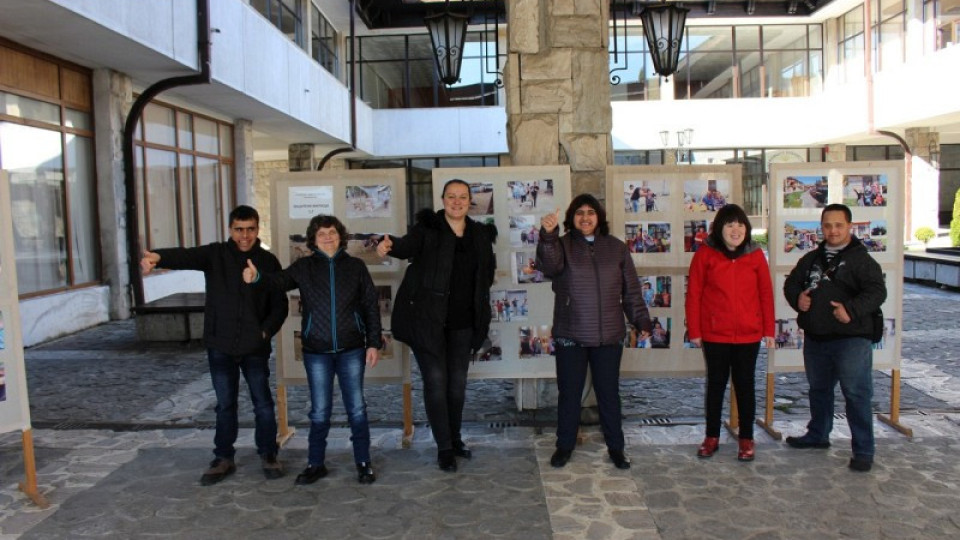 Младежи с увреждания направиха изложба в Банско | StandartNews.com