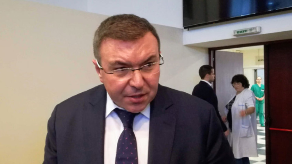 Министър Ангелов: Ние сме във война | StandartNews.com