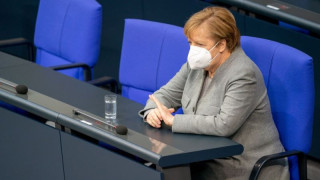 Covid-19 изяде рейтинга на партията на Меркел